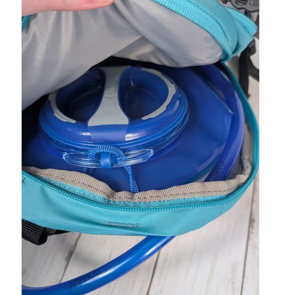 CamelBak M.U.L.E. 12 Hydration Backpack Womens Teal Blue Hiking MTB NEW - Picture 6 of 8